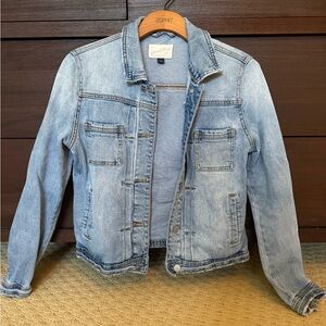 Universal Thread light wash Blue Denim Jacket